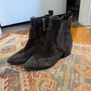 Tahari brown suede ankle boots with pointed toe